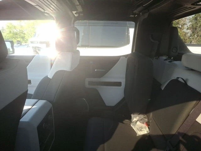 2024 GMC Hummer EV - Image 13 of 16