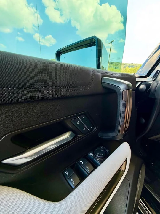 2024 GMC Hummer EV - Image 11 of 15