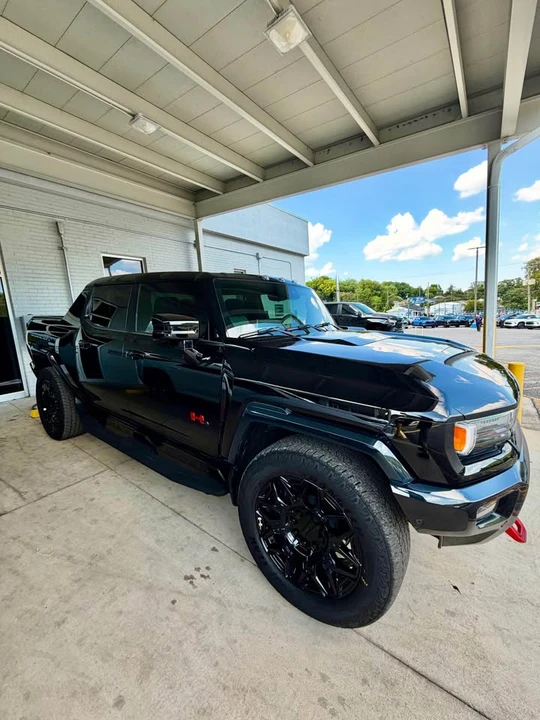 2024 GMC Hummer EV - Image 3 of 15