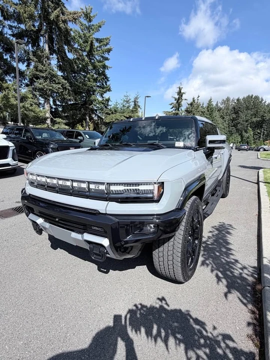 2024 GMC Hummer EV - Image 2 of 17