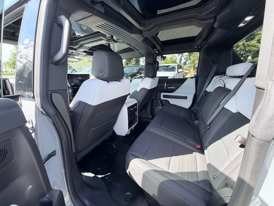 2024 GMC Hummer EV - Image 7 of 17