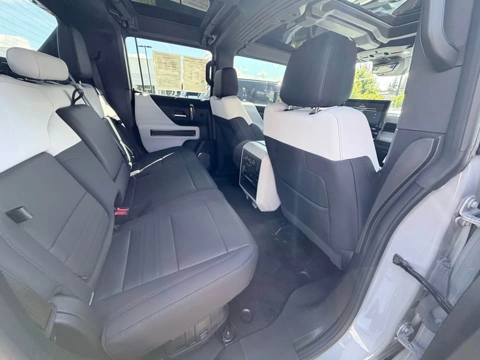 2024 GMC Hummer EV - Image 11 of 17