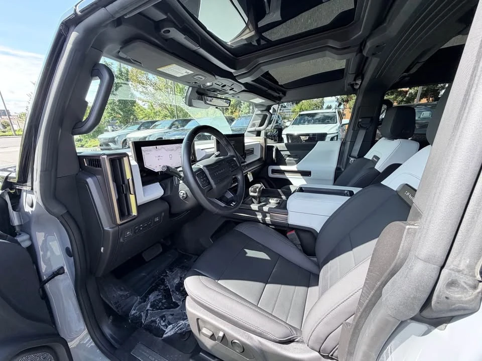 2024 GMC Hummer EV - Image 5 of 17