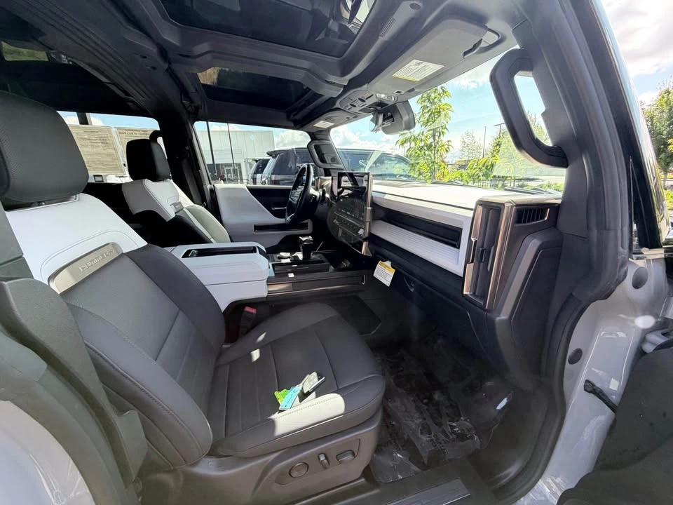 2024 GMC Hummer EV - Image 9 of 17