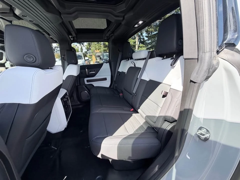 2024 GMC Hummer EV - Image 8 of 17