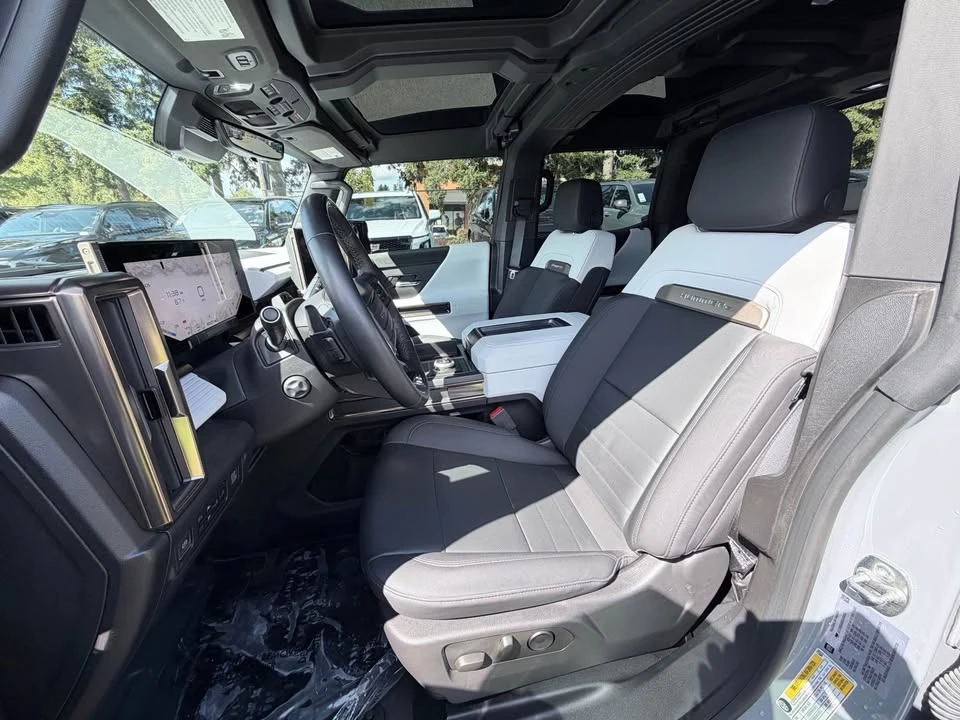 2024 GMC Hummer EV - Image 6 of 17