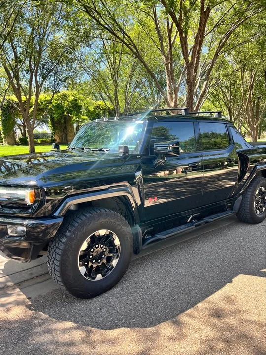 2024 GMC Hummer EV - Image 2 of 7