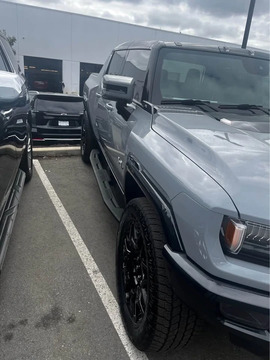 2024 GMC Hummer EV - Image 3 of 4