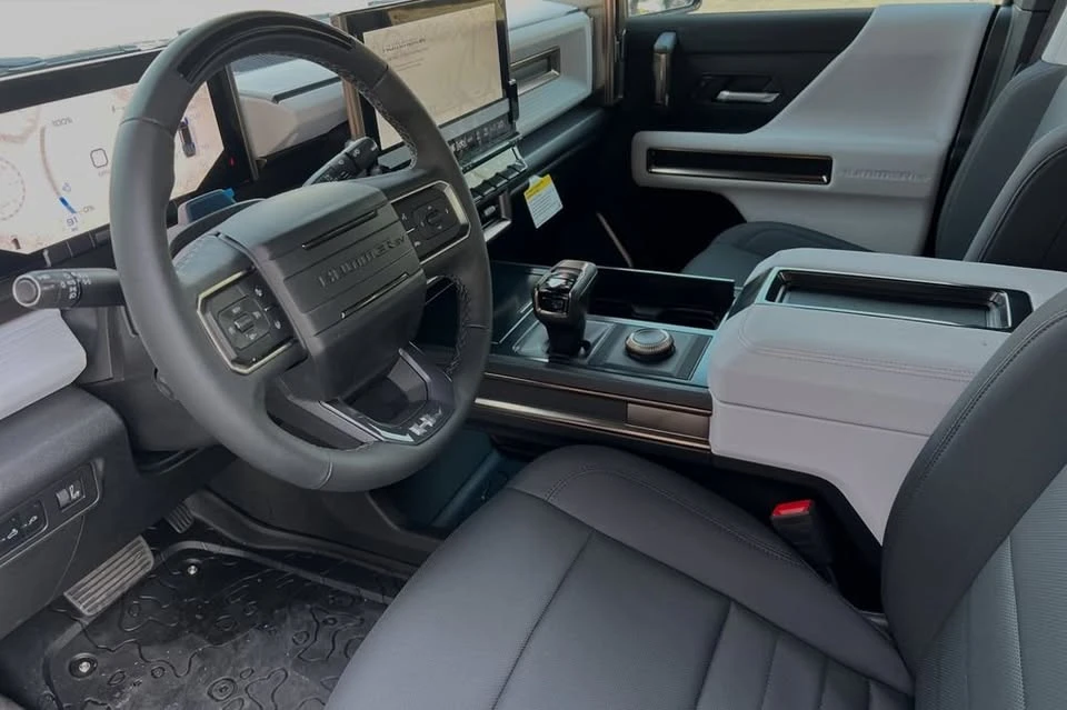 2024 GMC Hummer EV - Image 7 of 20