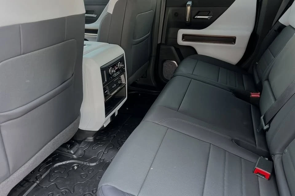 2024 GMC Hummer EV - Image 9 of 20