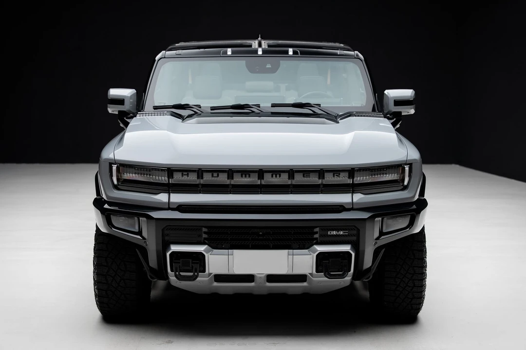2024 GMC Hummer EV - Image 8 of 21