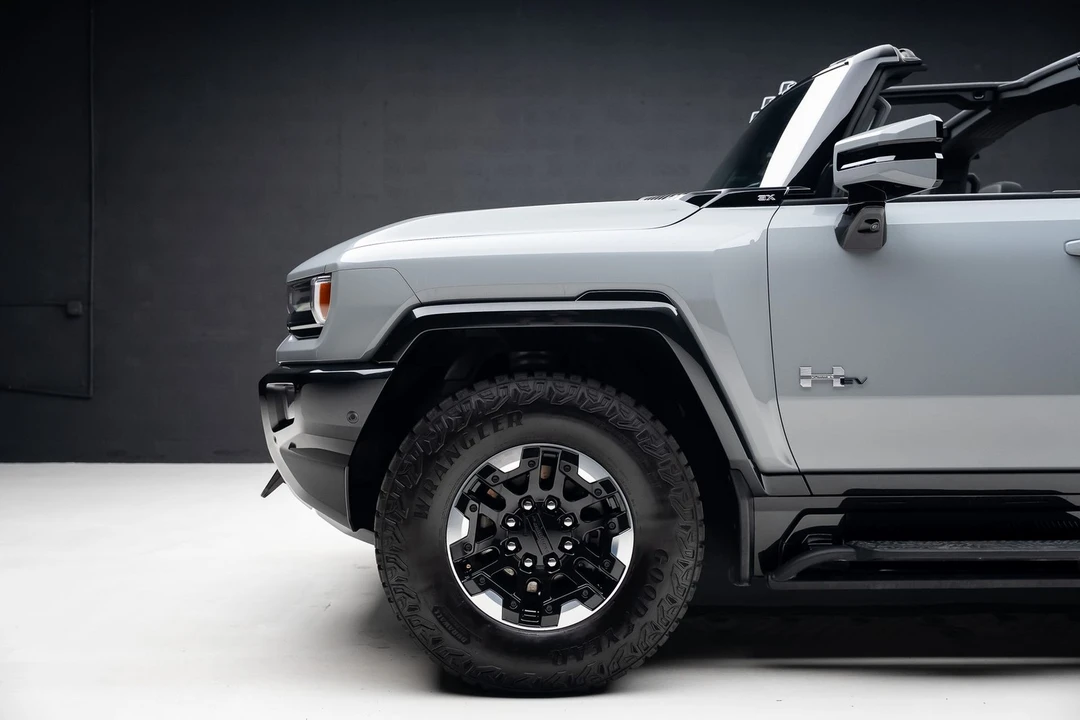 2024 GMC Hummer EV - Image 21 of 21