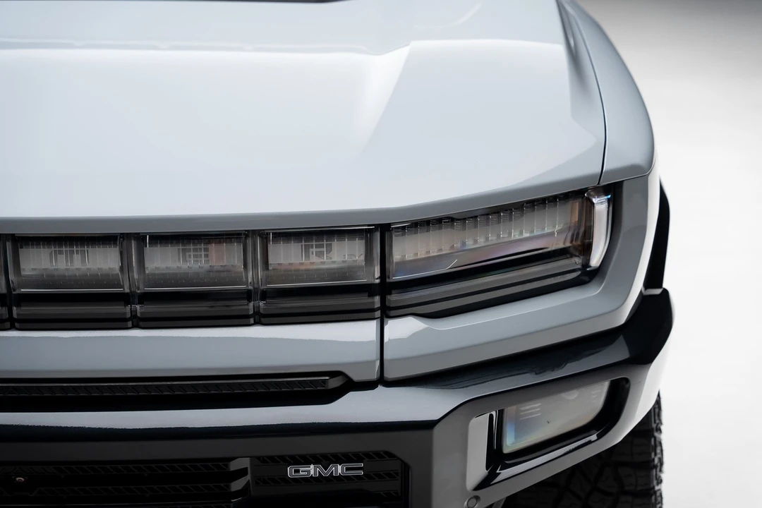 2024 GMC Hummer EV - Image 13 of 21
