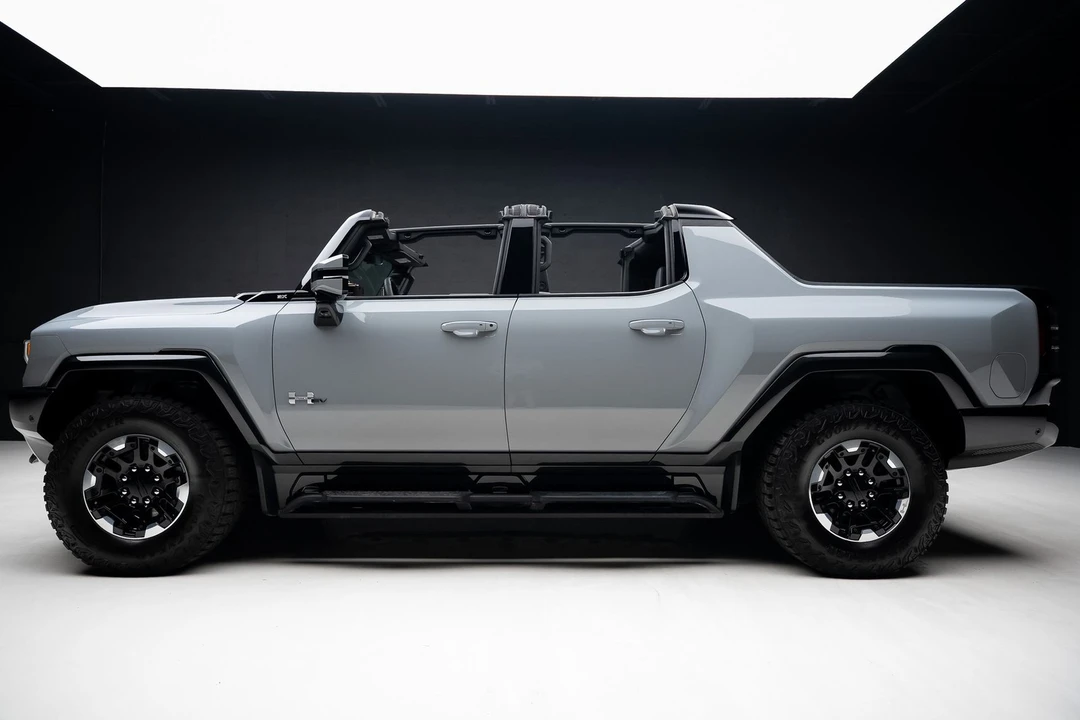 2024 GMC Hummer EV - Image 20 of 21