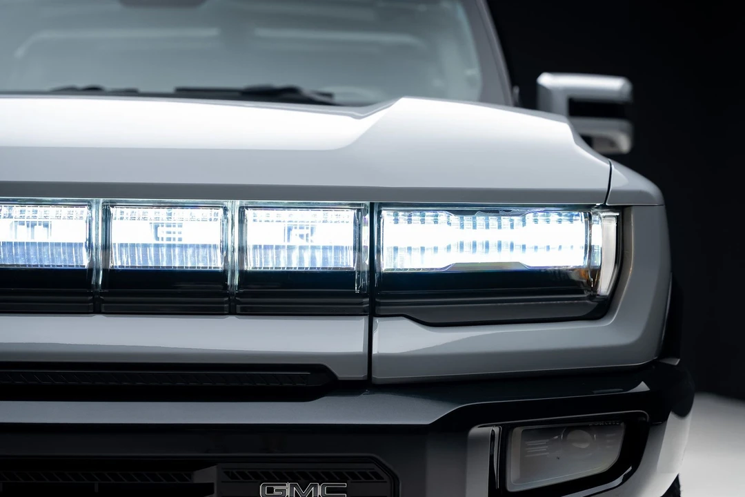 2024 GMC Hummer EV - Image 12 of 21