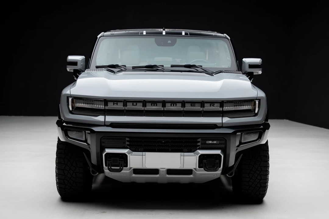 2024 GMC Hummer EV - Image 9 of 21