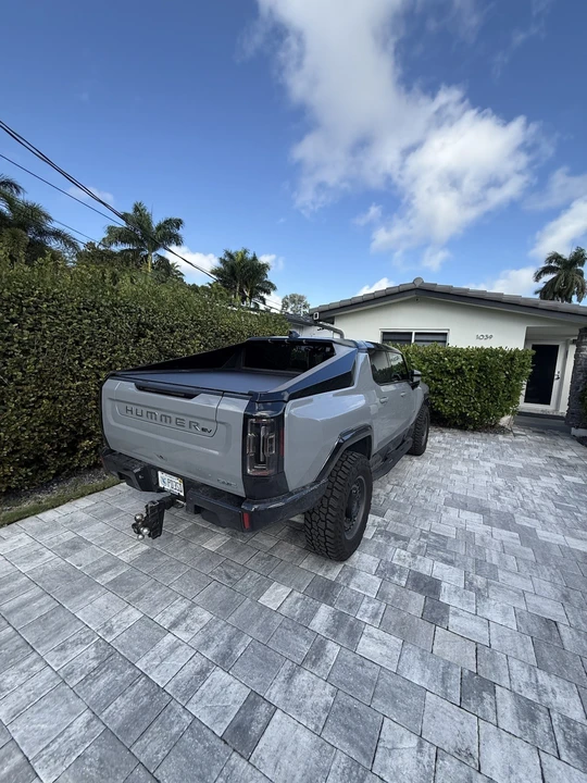 2024 GMC Hummer EV - Image 7 of 16