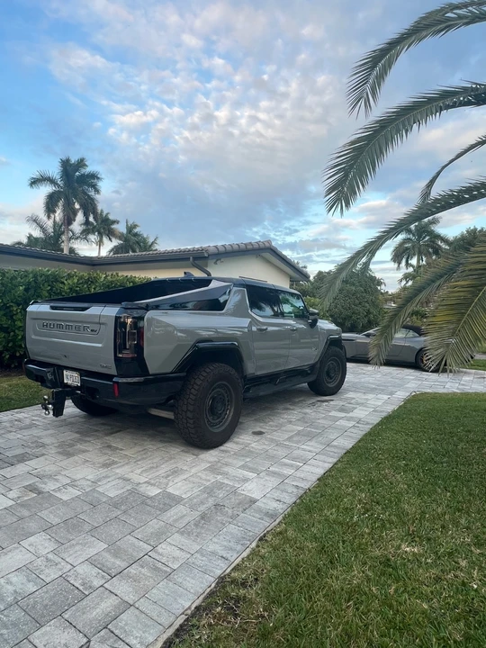 2024 GMC Hummer EV - Image 14 of 16
