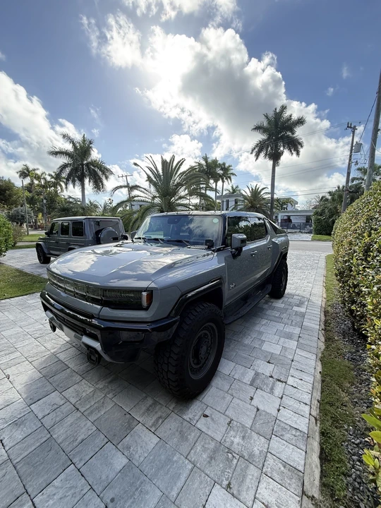 2024 GMC Hummer EV - Image 4 of 16