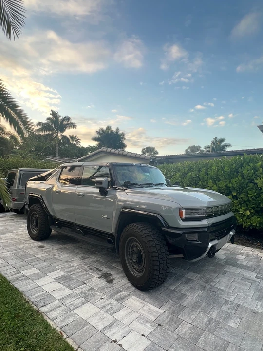 2024 GMC Hummer EV - Image 16 of 16
