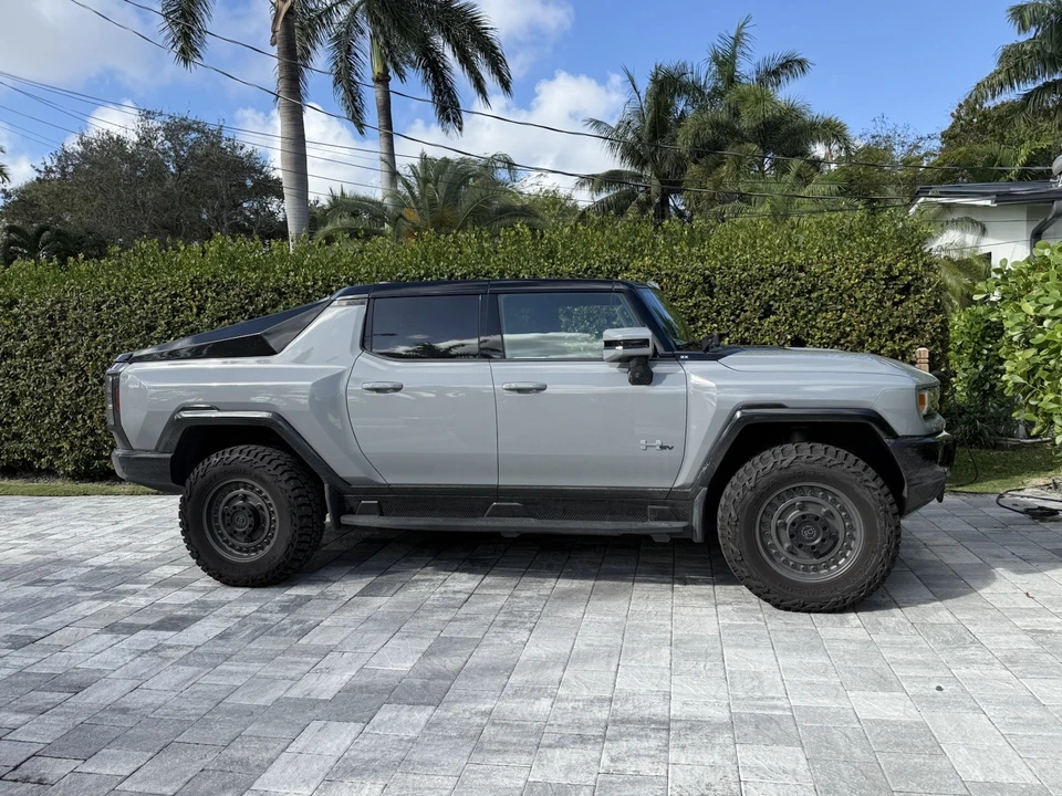 2024 GMC Hummer EV - Image 2 of 16