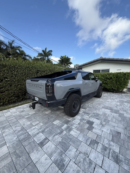 2024 GMC Hummer EV - Image 8 of 16