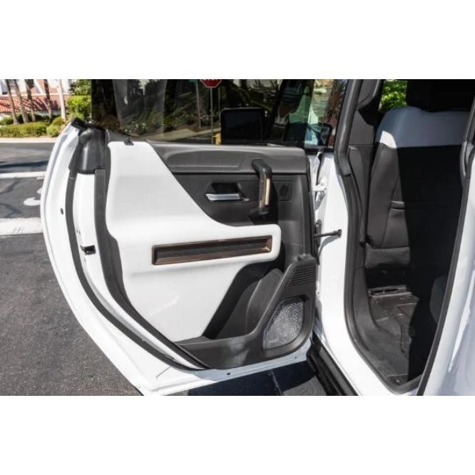 2024 GMC Hummer EV - Image 21 of 21