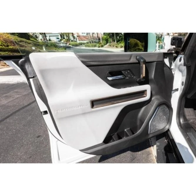 2024 GMC Hummer EV - Image 19 of 21