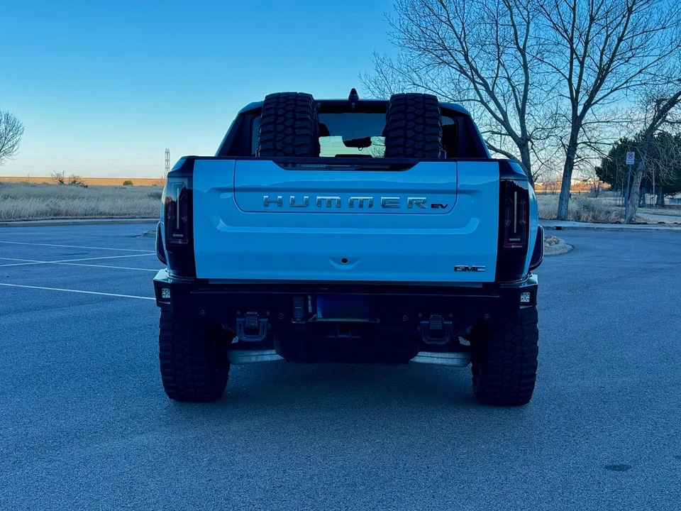 2024 GMC Hummer EV - Image 9 of 21