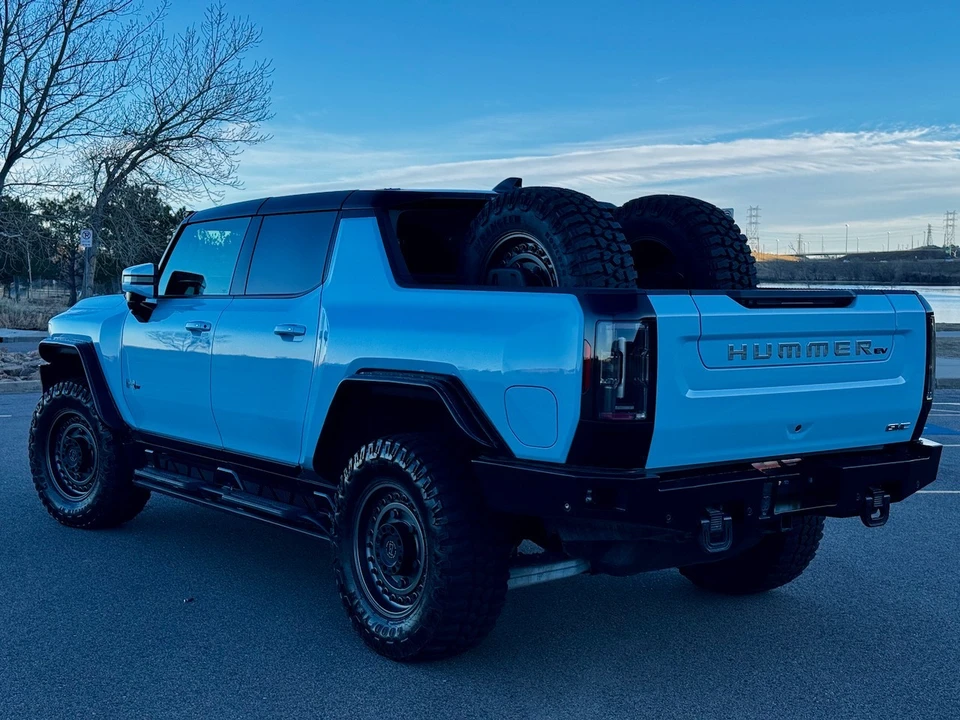 2024 GMC Hummer EV - Image 10 of 21
