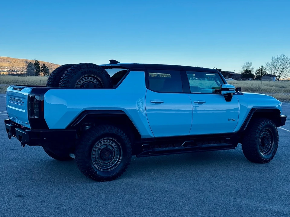 2024 GMC Hummer EV - Image 7 of 21
