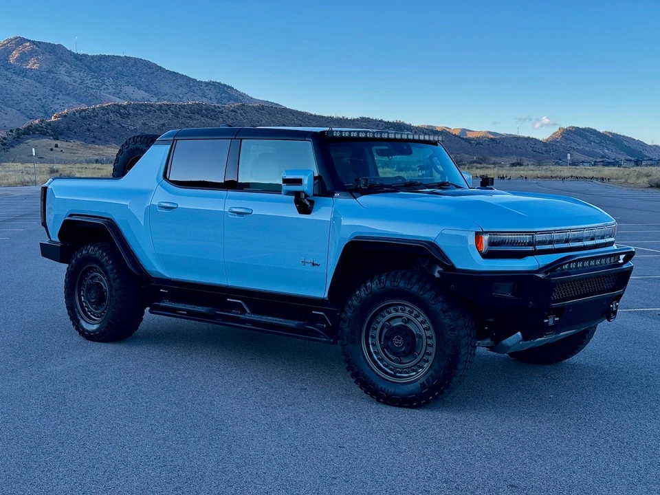 2024 GMC Hummer EV - Image 5 of 21