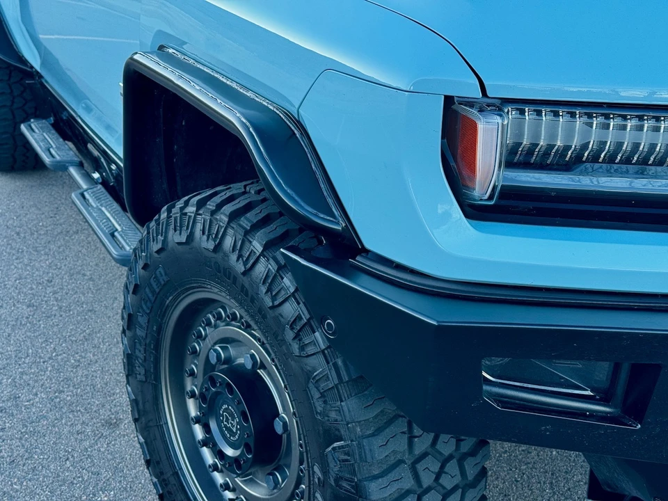 2024 GMC Hummer EV - Image 19 of 21