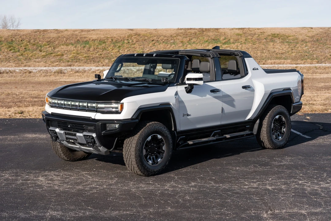 2024 GMC Hummer EV - Image 3 of 31