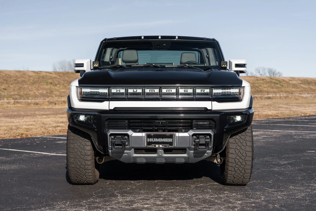 2024 GMC Hummer EV - Image 26 of 31
