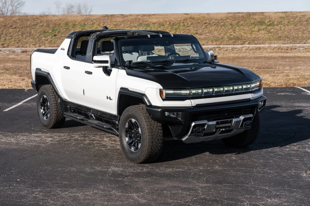 2024 GMC Hummer EV - Image 6 of 31