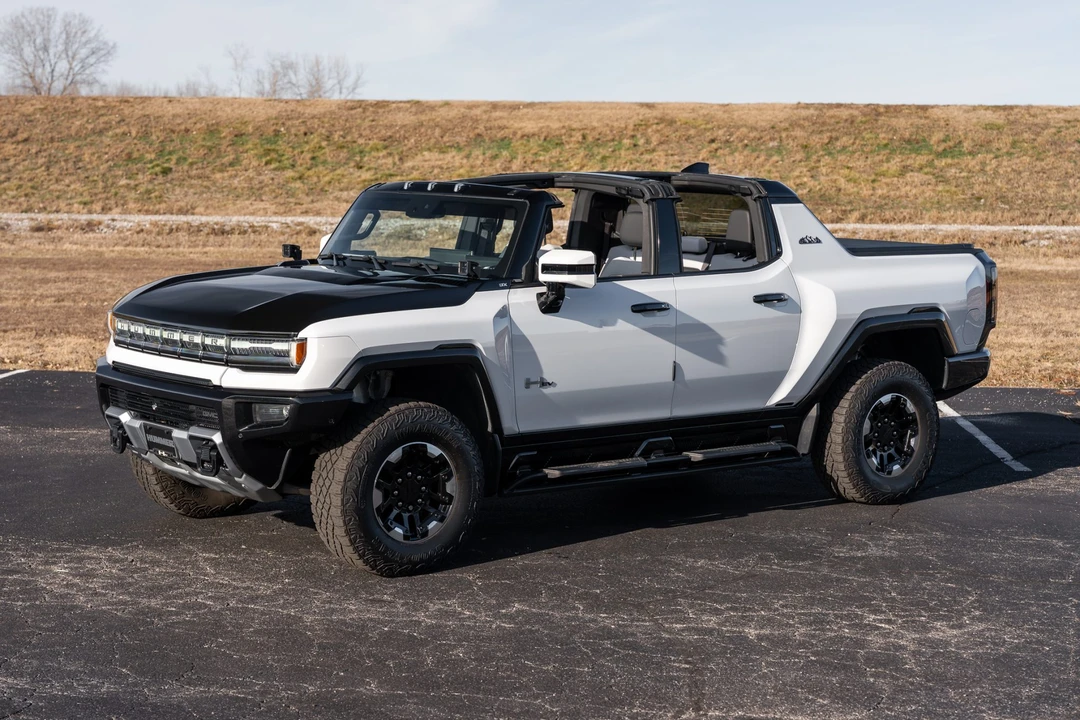 2024 GMC Hummer EV - Image 5 of 31
