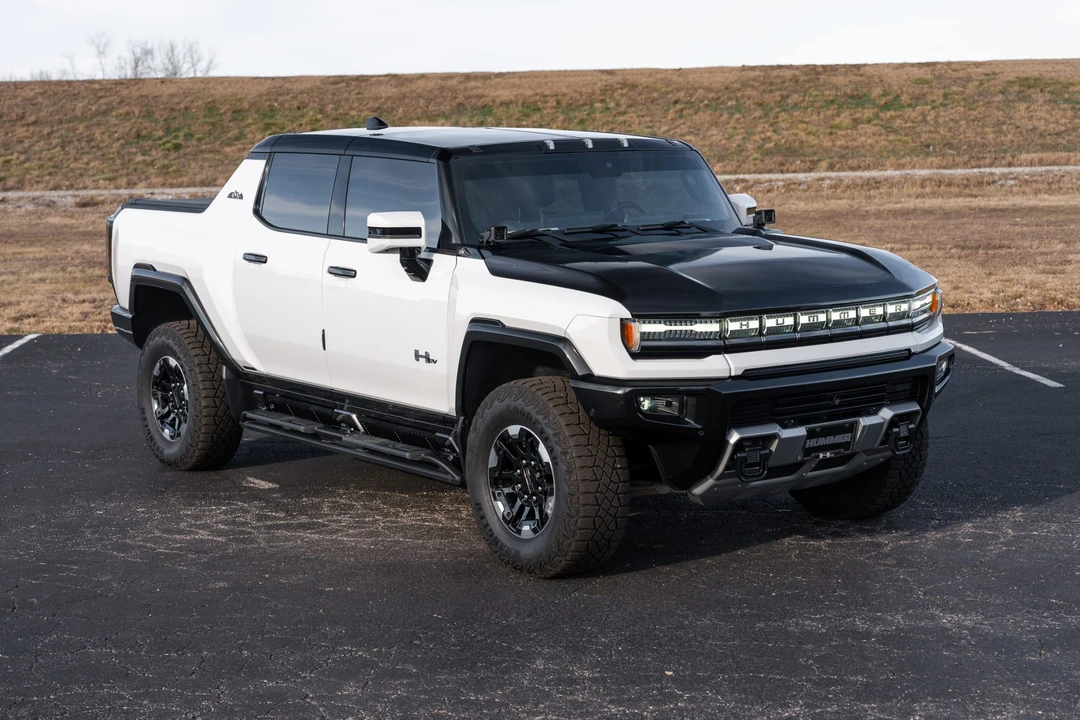 2024 GMC Hummer EV - Image 30 of 31