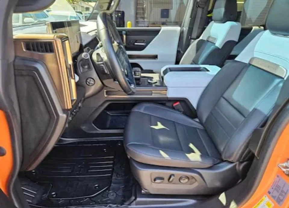 2024 GMC Hummer EV - Image 6 of 11