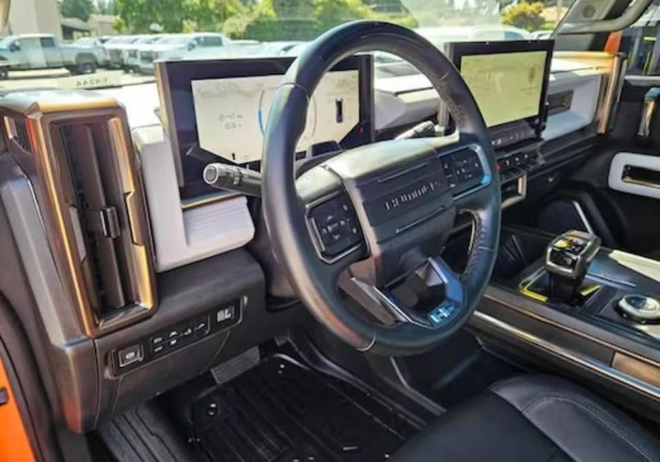 2024 GMC Hummer EV - Image 8 of 11