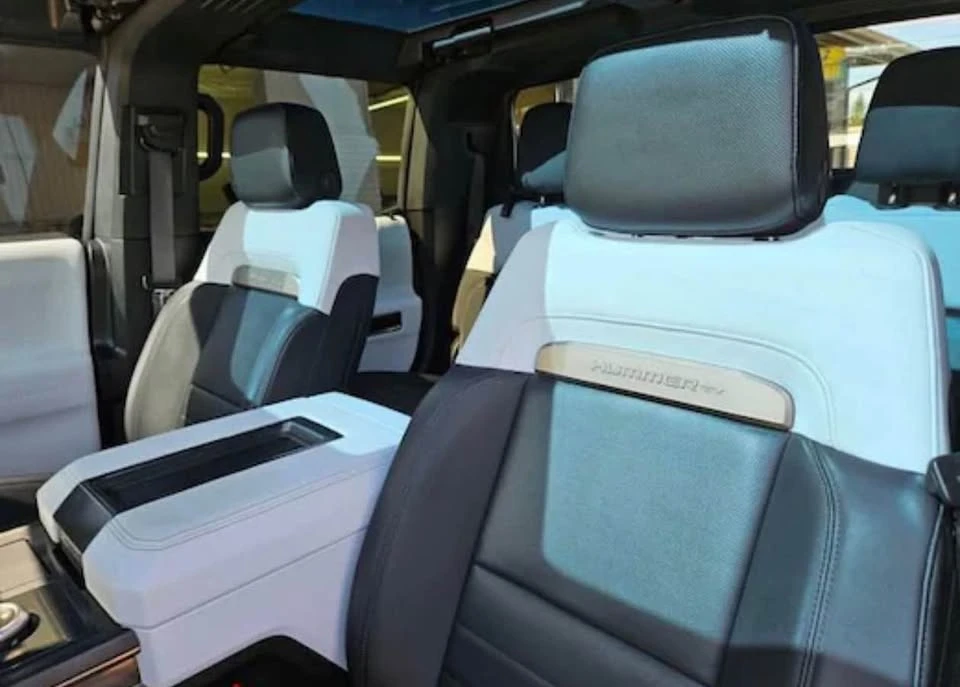 2024 GMC Hummer EV - Image 7 of 11