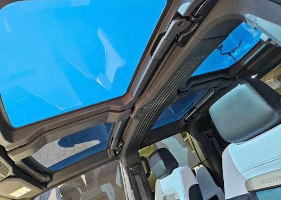 2024 GMC Hummer EV - Image 9 of 11