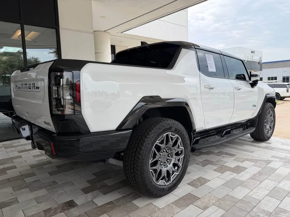 2024 GMC Hummer EV - Image 8 of 8
