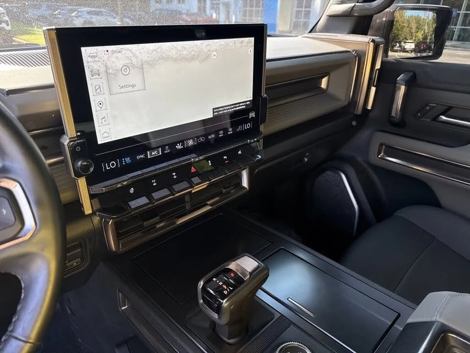 2024 GMC Hummer EV - Image 11 of 11