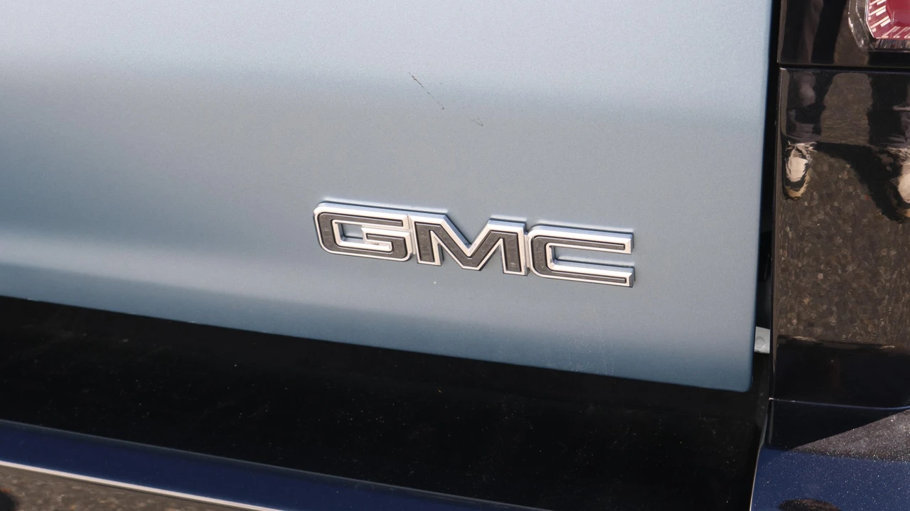 2024 GMC Hummer EV - Image 22 of 31