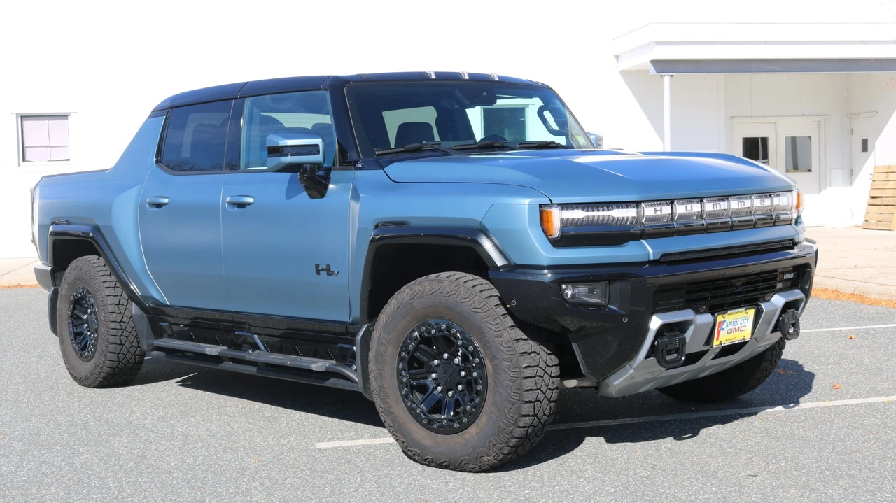2024 GMC Hummer EV - Image 4 of 31