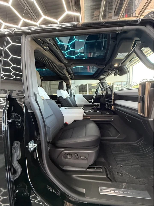 2024 GMC Hummer EV - Image 5 of 9