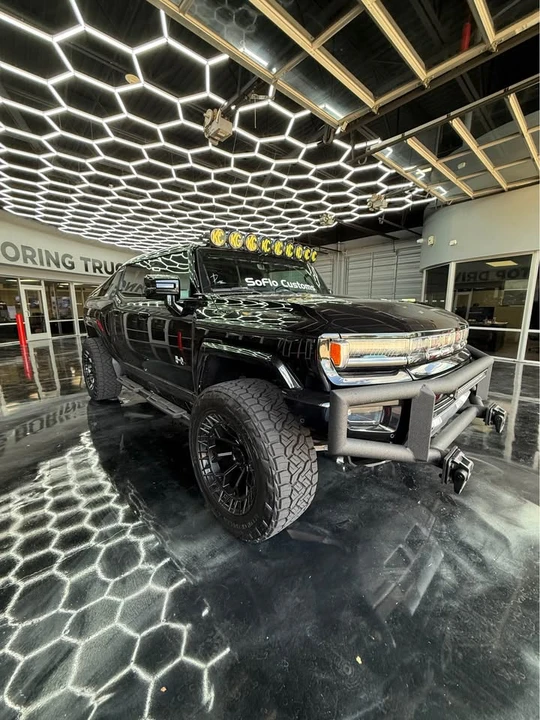 2024 GMC Hummer EV - Image 4 of 9