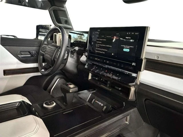 2024 GMC Hummer EV - Image 21 of 31