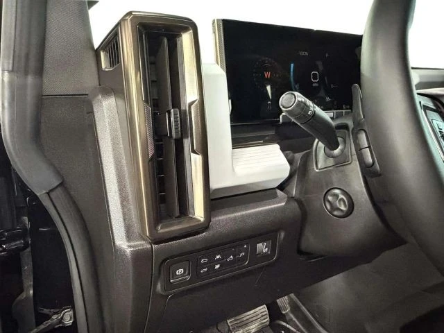 2024 GMC Hummer EV - Image 30 of 31
